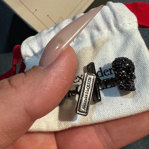 SOLD! Alexander McQueen Swarovski skull cuff links - Picture 3 of 5